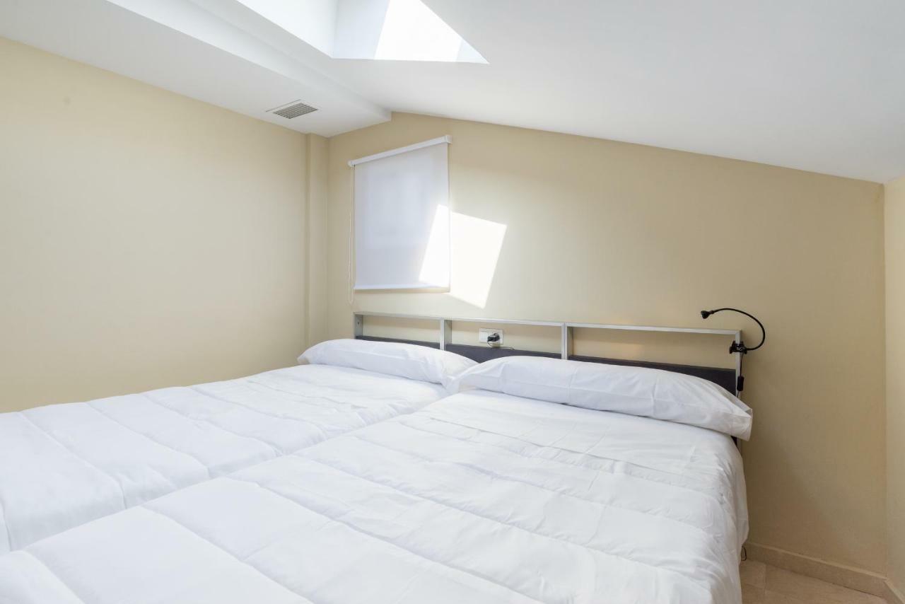 Gr3-Renovated Apt Next To Old Town With Cozy Terrace Apartment Malaga Bagian luar foto