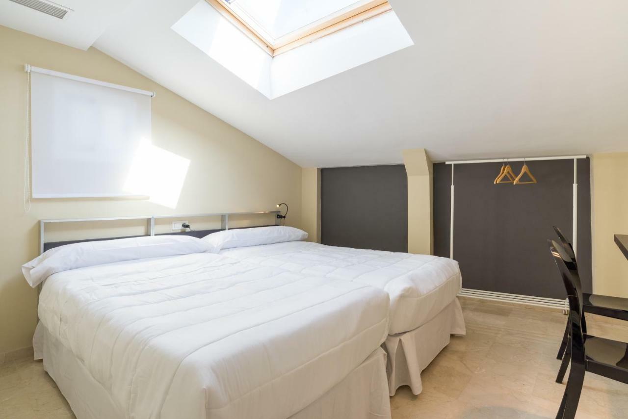 Gr3-Renovated Apt Next To Old Town With Cozy Terrace Apartment Malaga Bagian luar foto